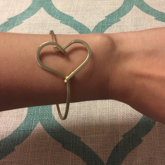 NWOT Circle Cut-Out Necklace & Heart Bangle - Picture 3 of 4