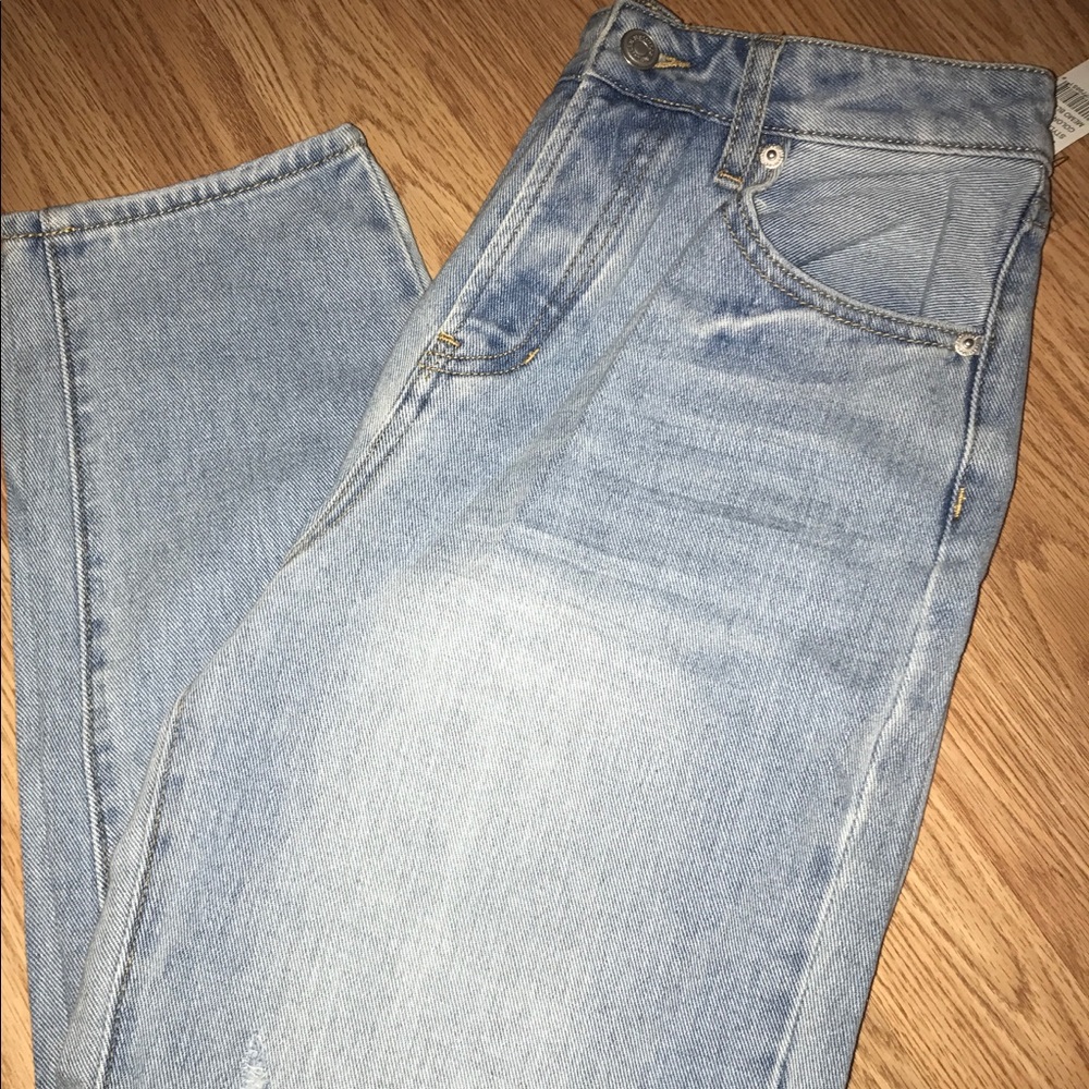 NWT Brandy Melville Boyfriend Jeans!