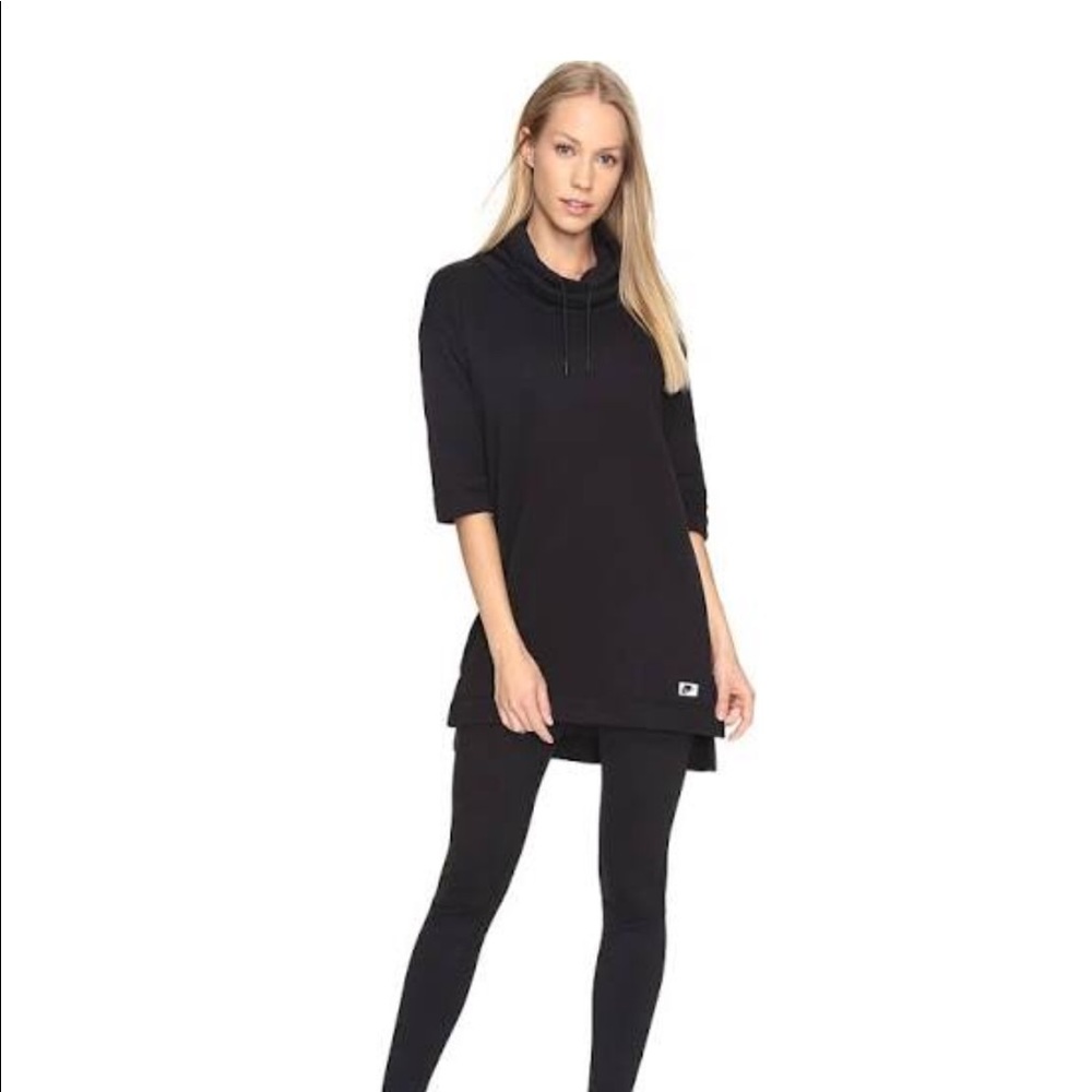 Nike Woman's Short Sleeved Sweatshirt - Black - XS