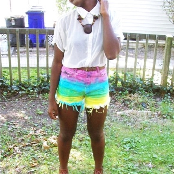 Hand crafted Vintage high waist tie-dye shorts - Picture 2 of 5