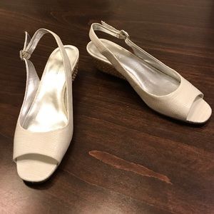 Adorable White espadrilles with low heel