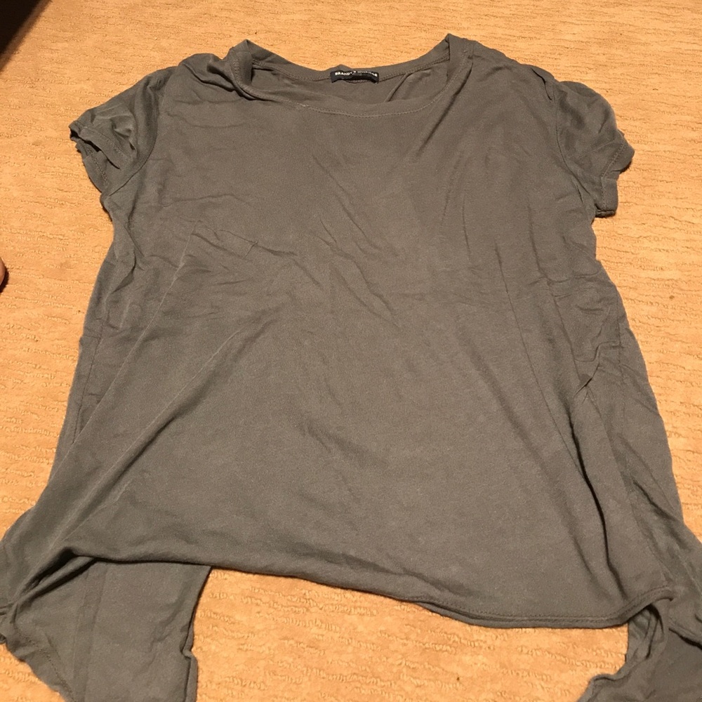 Open back grey tshirt