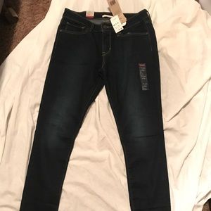 Brand new Levi skinny jeans