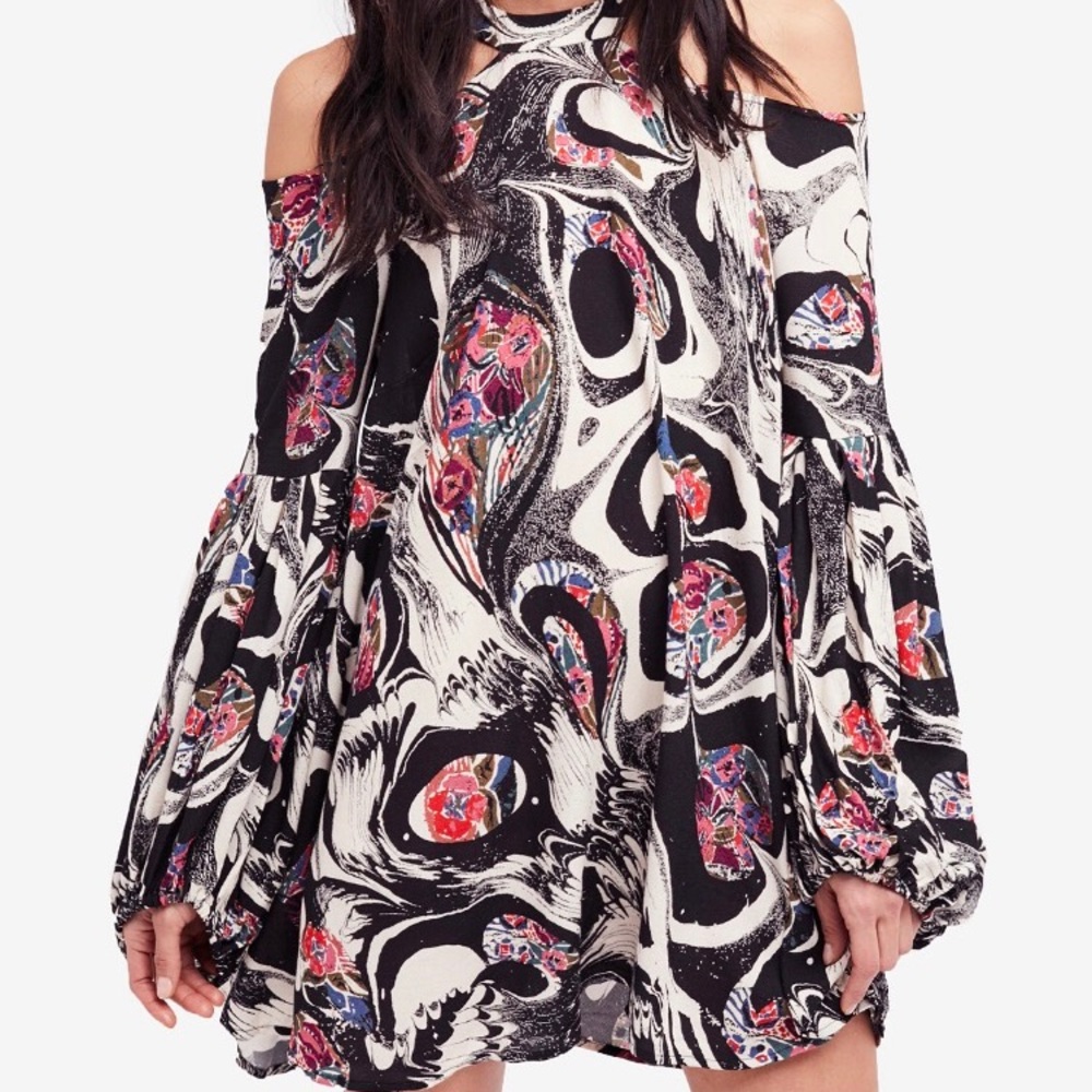 Cold  shoulders mini dress