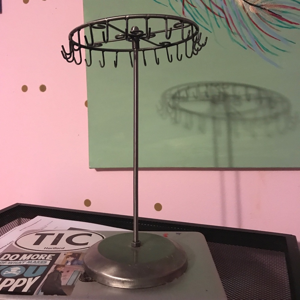 Necklace holder