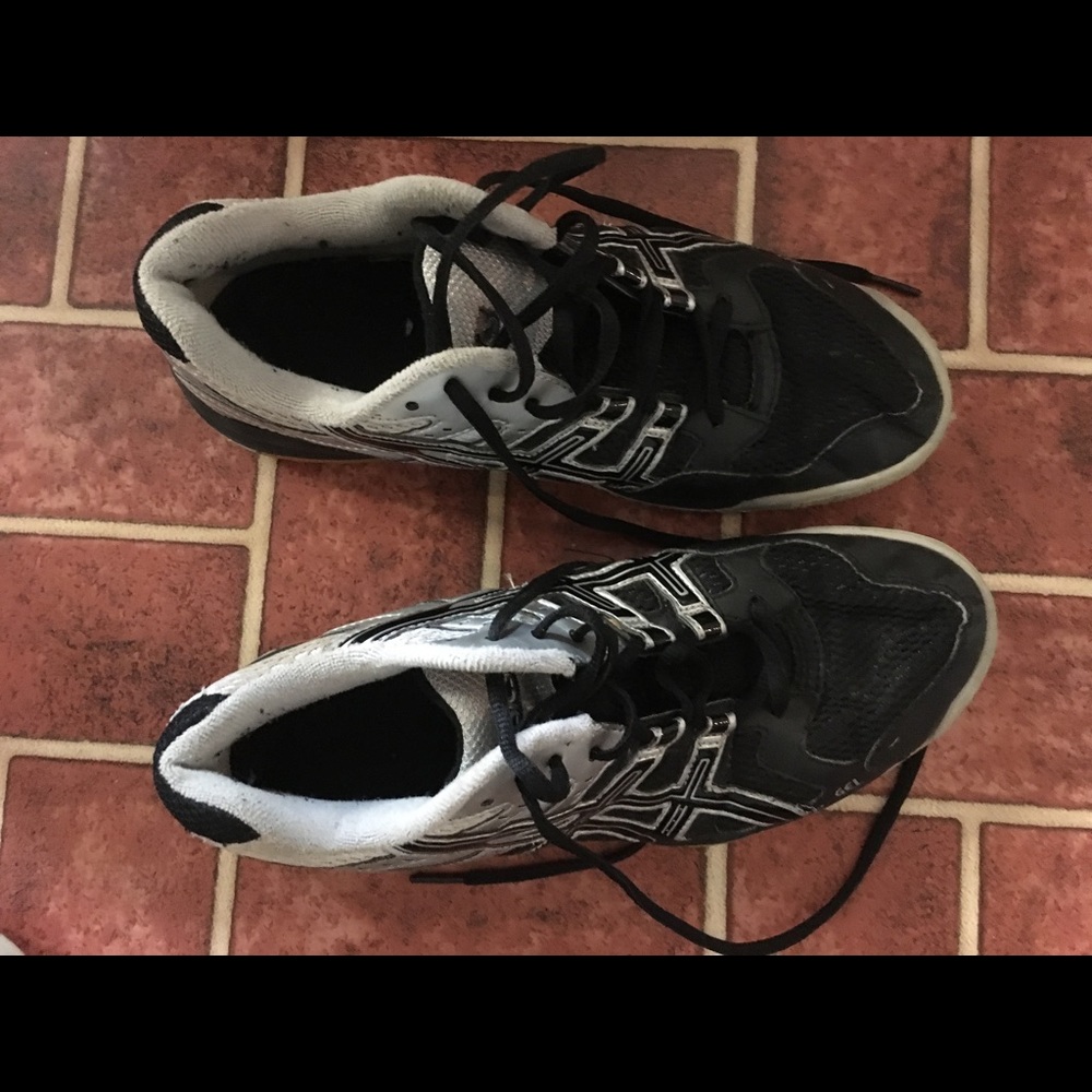 volleyball shoes