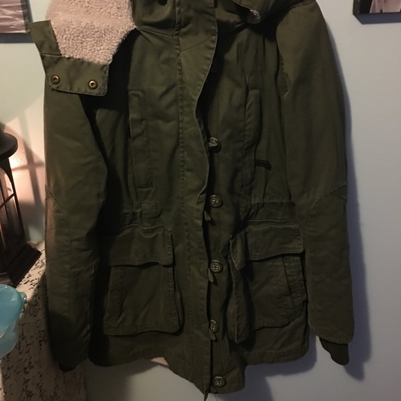 Olive green double layered winter coat - Picture 2 of 5