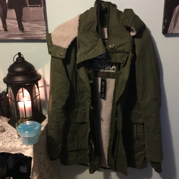 Olive green double layered winter coat - Picture 3 of 5