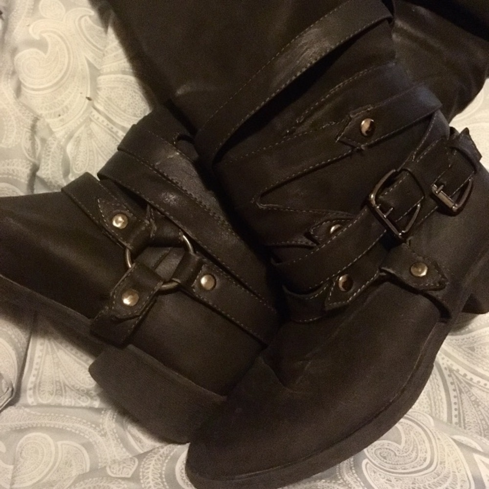 Charcoal black boots