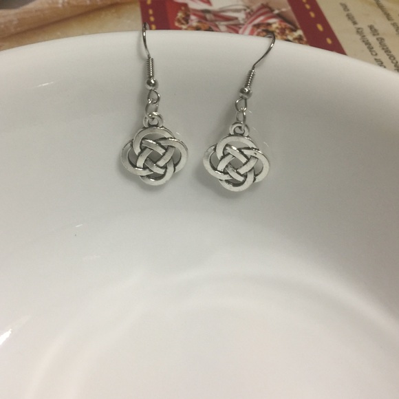 Jewelry - 1.5" Infinity Knot “Good Luck” dangle earrings G1