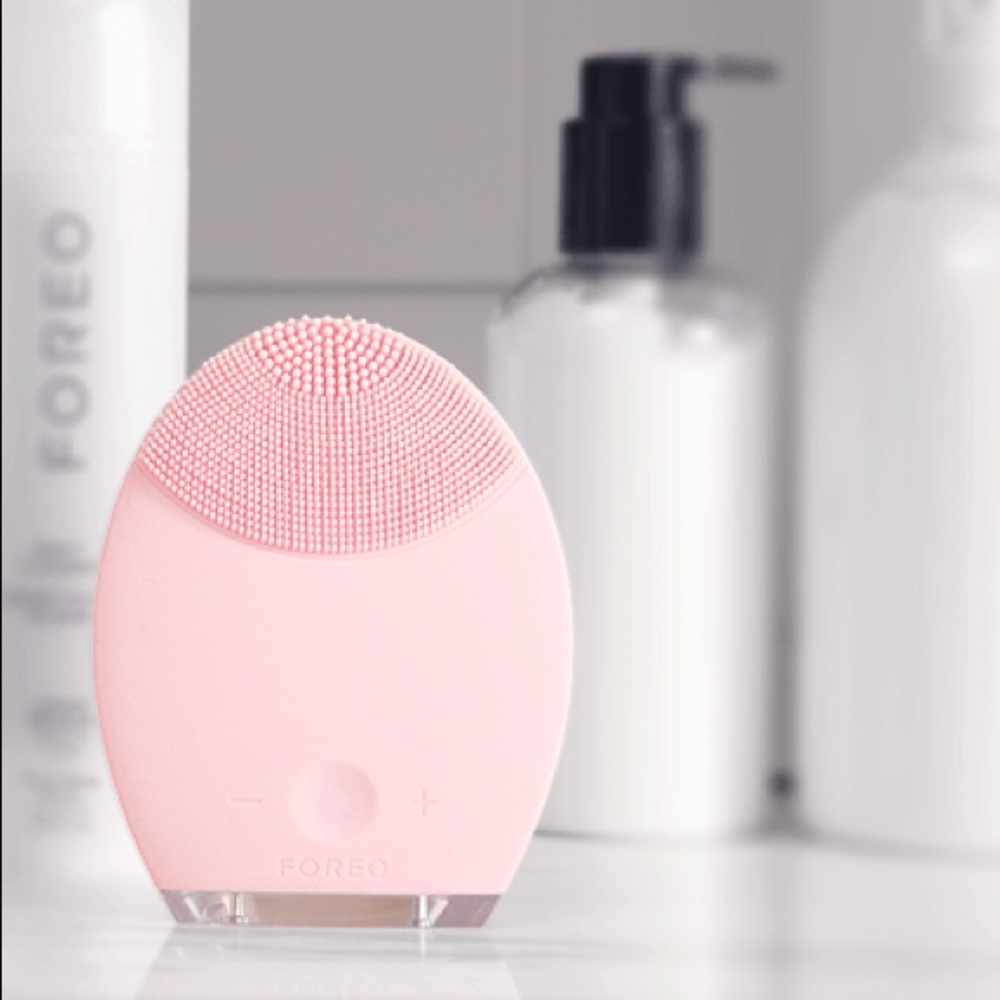 Foreo Luna Cleansing Brush - Sensitive/Normal Skin