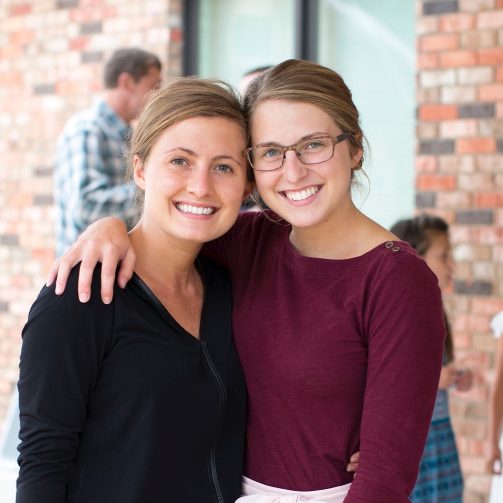 Meet your Posher, Larissa