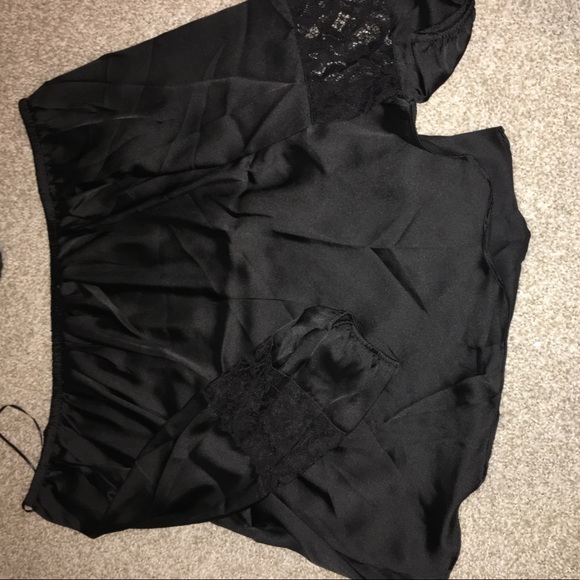 Cute top! - Picture 2 of 2