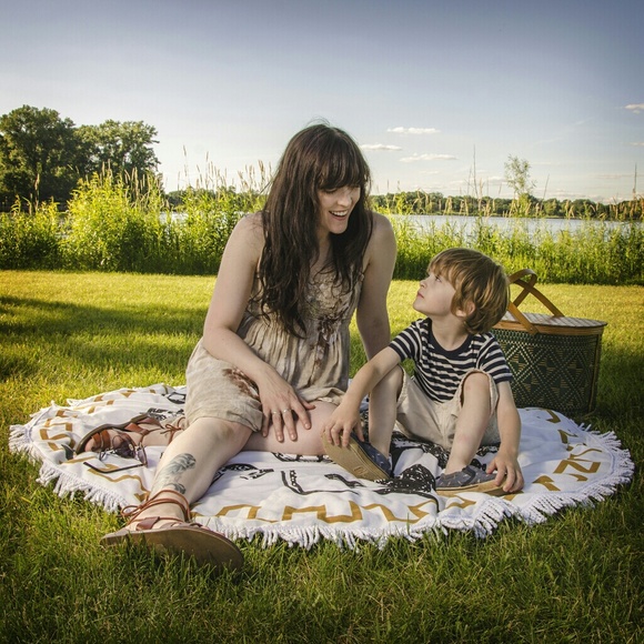 🐙The Eight-Legged Wonder (Octopus Round Towel)!🐙 - Picture 2 of 8