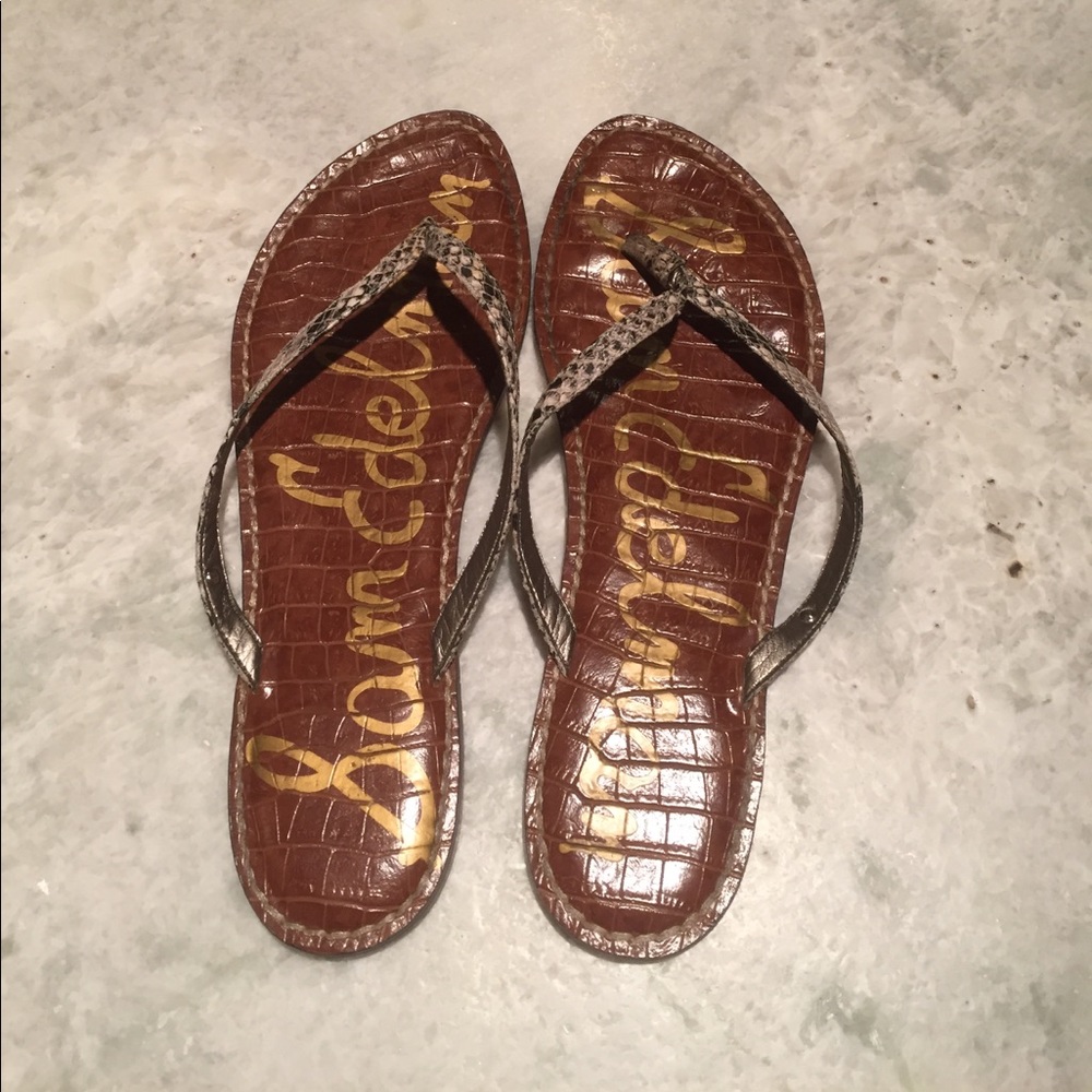 Sam Edelman Gracie Flip Flop in Grey Snakeskin