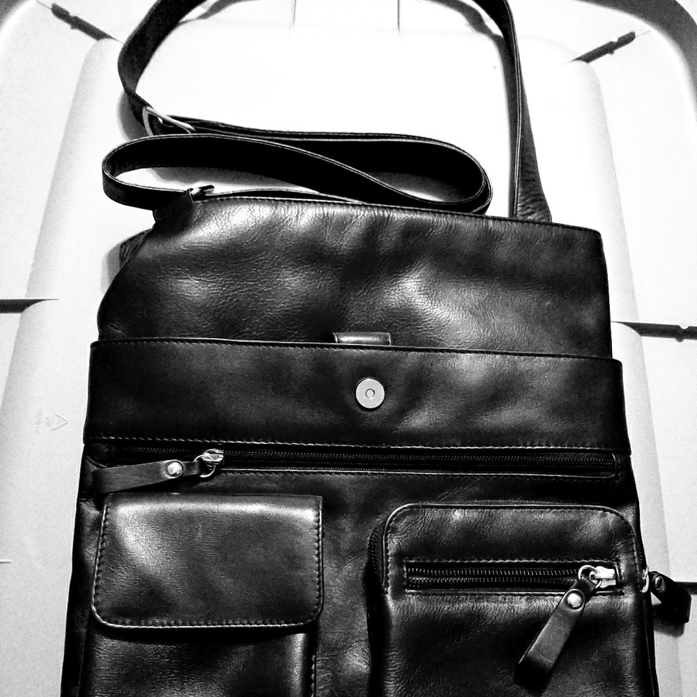 Black shoulder bag
