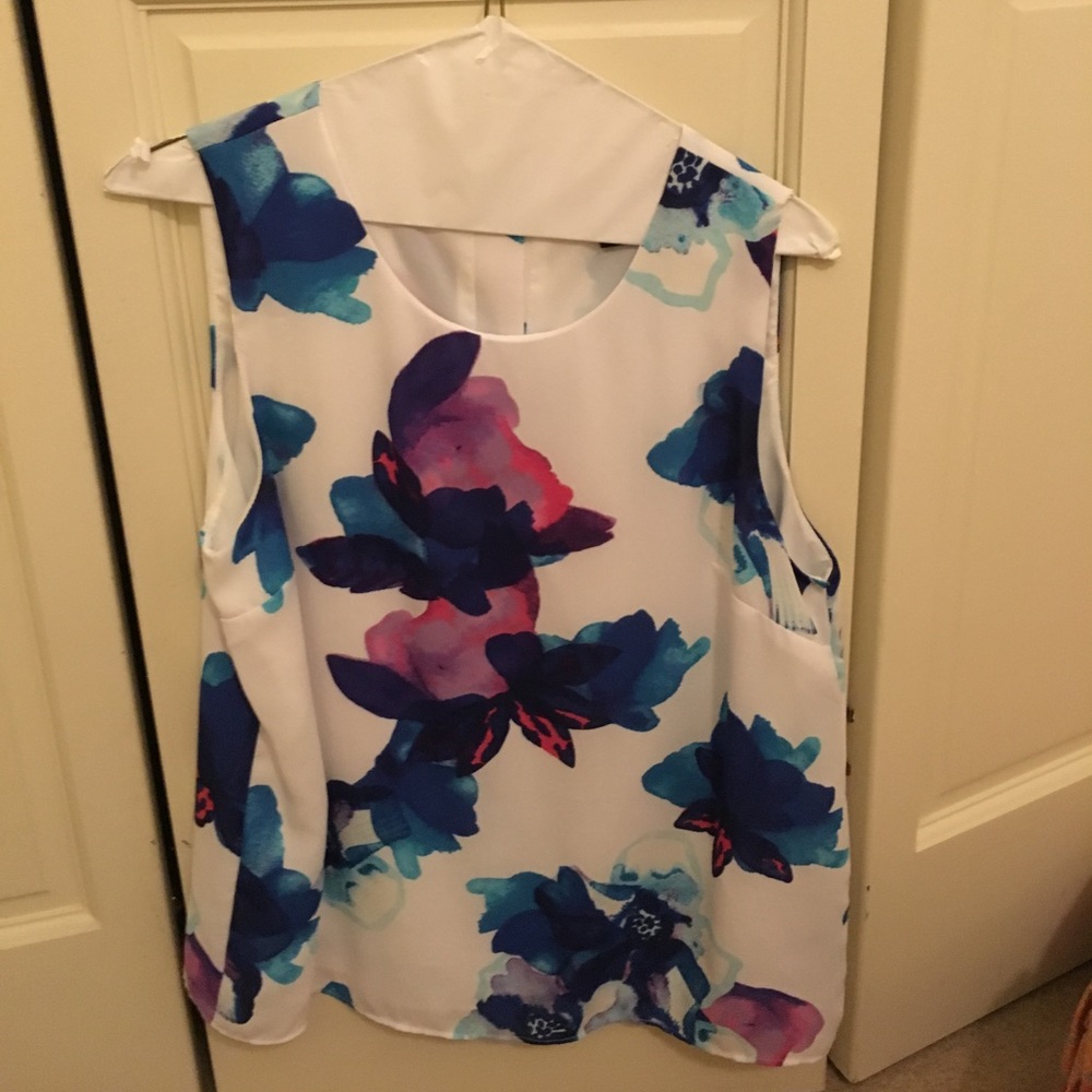 Banana Republic Flower Sleeveless Shell