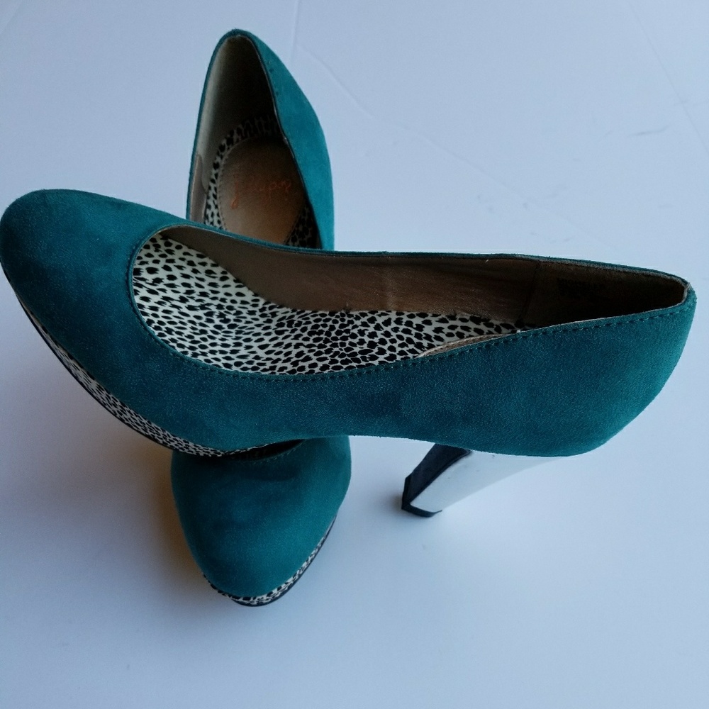 Jellypop  green  suede platform shoes SZ 8.5 EUC