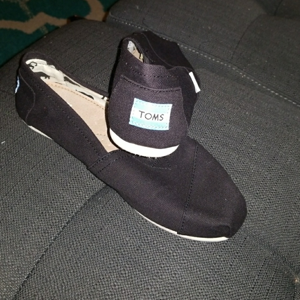Tom's