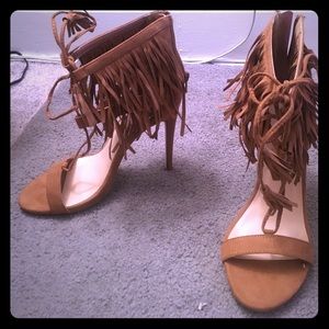 BRAND NEW JustFab Fringe Heel sz9 😍