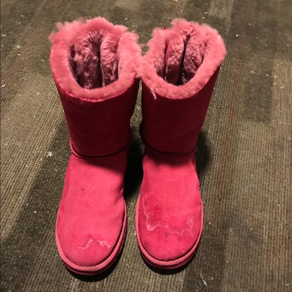 Bailey bow uggs size 9 **sold**