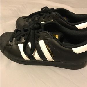 Superstar Adidas Classics Size 4 Unisex