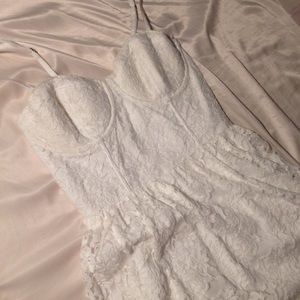 ♡ Abercrombie & Fitch ♡ Lace Structured Midi Dress