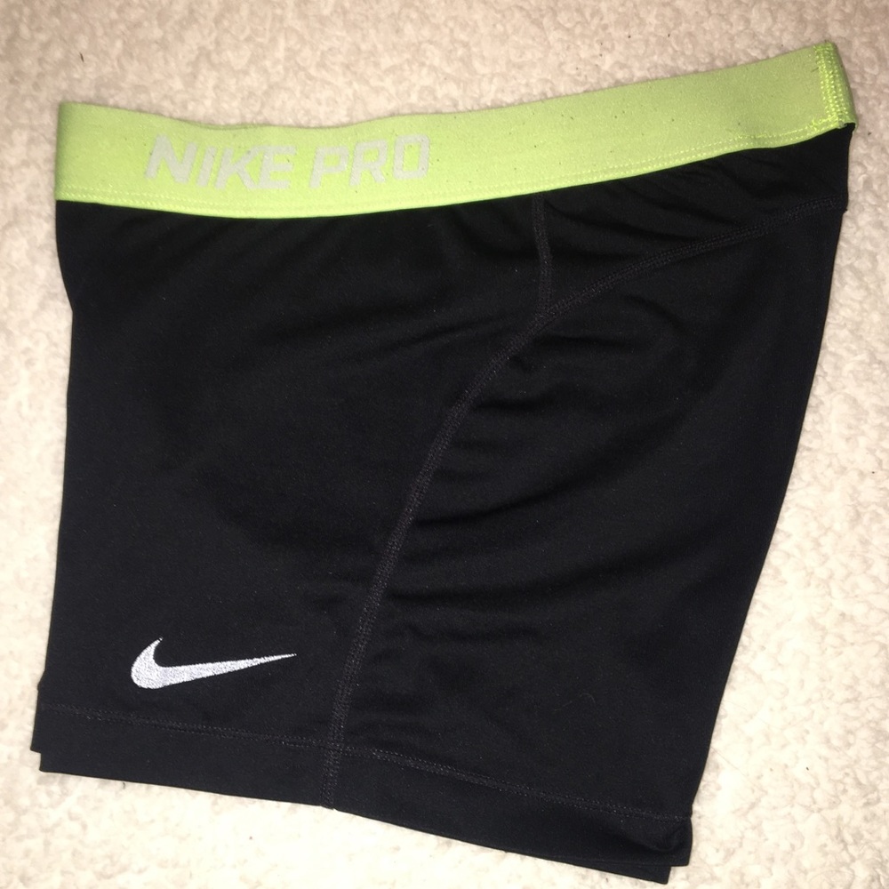 Black Nike Pro