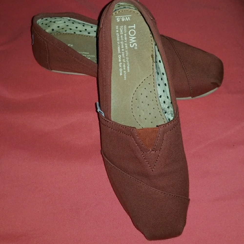 Toms