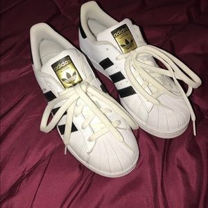 Superstar Adidas Size 4 Unisex