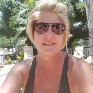 Meet your Posher, Andrea