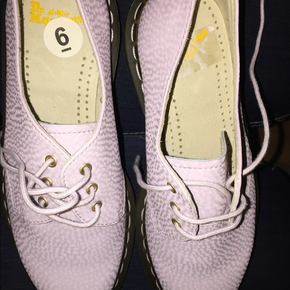 Lilac QQ Pearl Dr. Martens