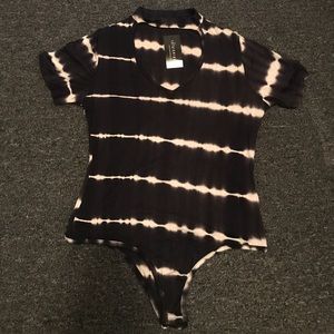 BRAND NEW BLACK FASHION NOVA PATTERNED BODYSUIT 🌸