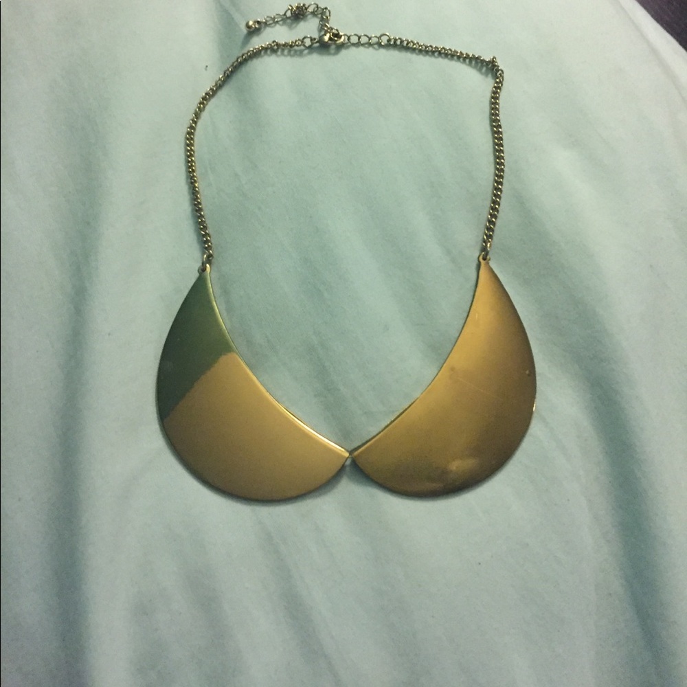 Statement necklace