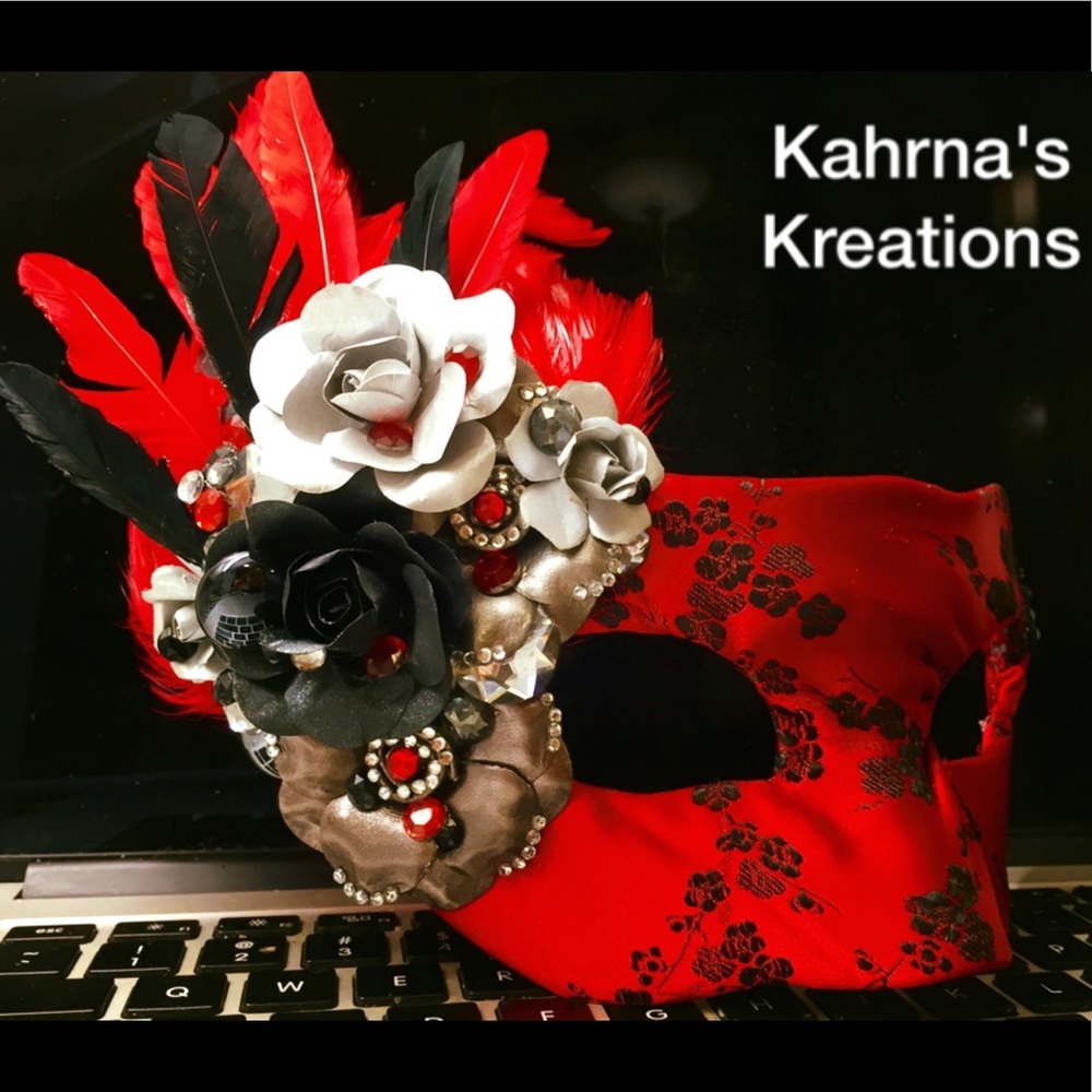 Kahrna's Kreations Mardi Gras Masque