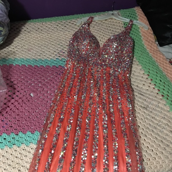 Prom dress - Picture 2 of 2