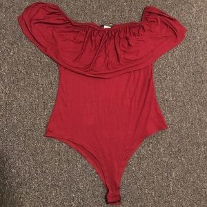 RED FASHION NOVA SHOULDER-LESS BODYSUIT ❤️