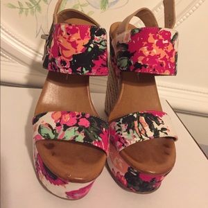 Jessica Simpson Floral Wedges