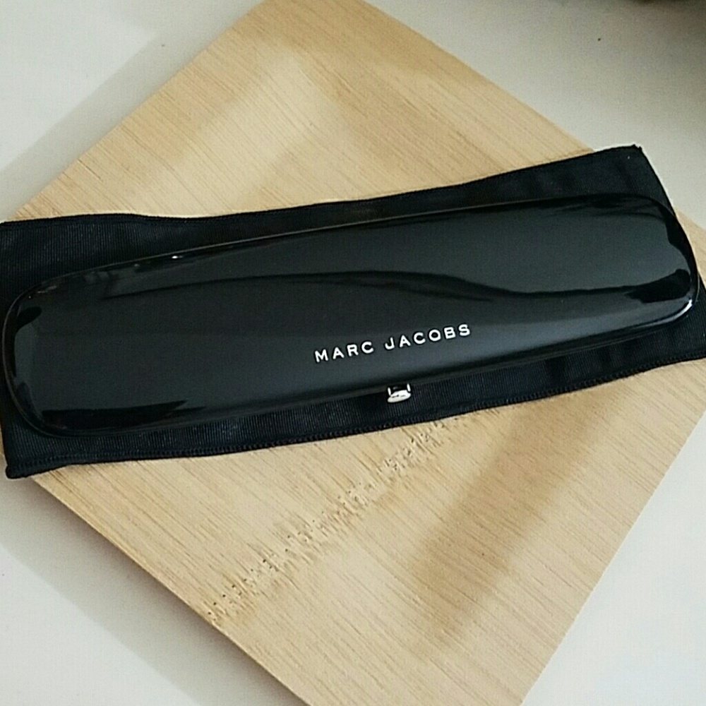 Marc Jacobs Style Eye-con No. 7