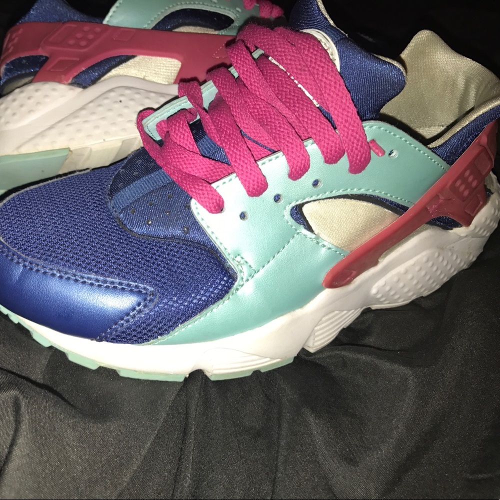 Blue and pink huaraches