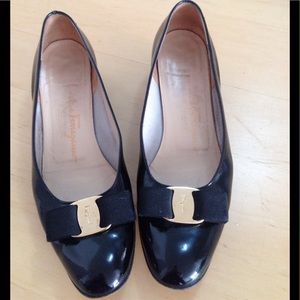 Salvatore Ferragamo Vara black leather pumps