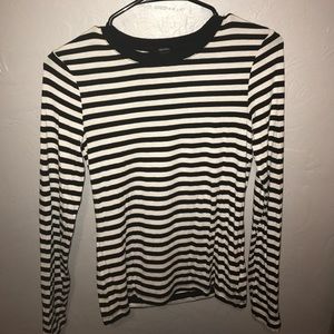 Forever 21 plain black and white shirt