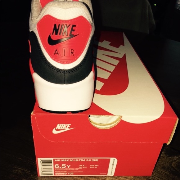NIB Nike Air Max 90 Crimson sz 6.5Y MSRP$120 - Picture 2 of 8