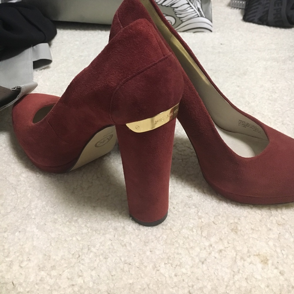 Like new Michael Kors pumps