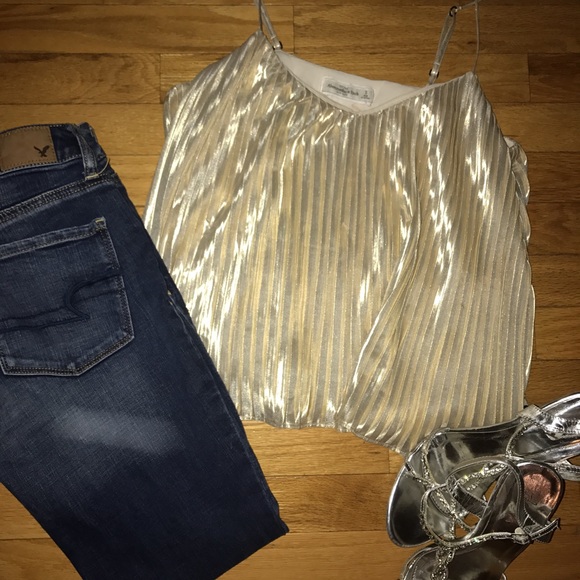 Abercrombie & Fitch Flowy Gold Metallic Top - Picture 2 of 3