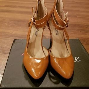 NIB Never Worn criss cross ankle strap heel