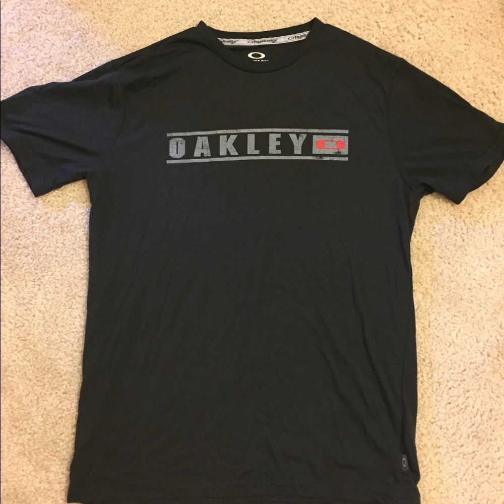 Oakley men's t shirt