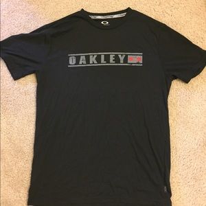 Oakley men's t shirt