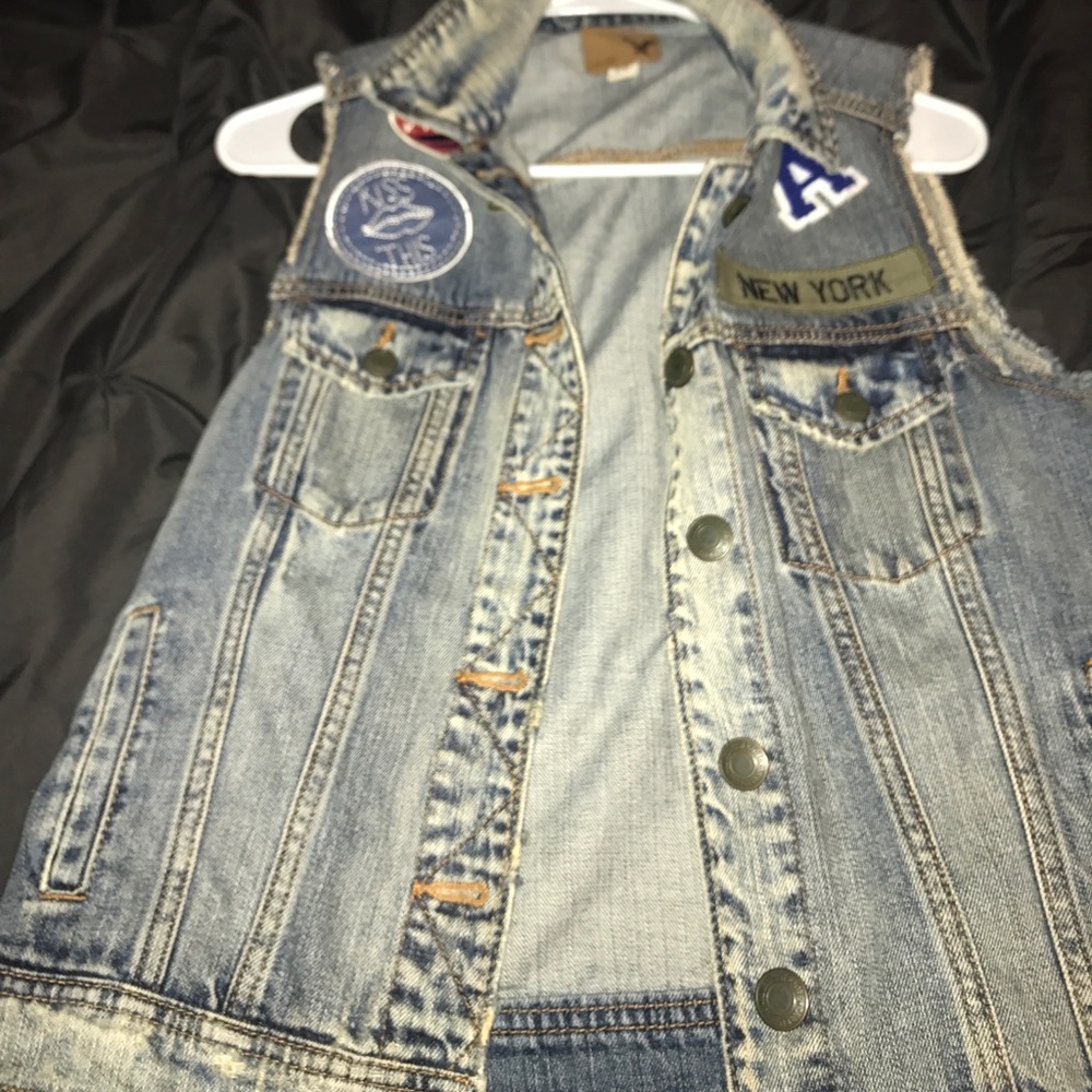 Sleeveless jean jacket