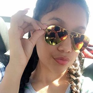 Meet your Posher, Ingrid